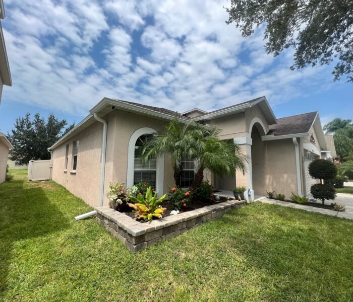 Beautiful Gutters installed by the pros at Rocket Estate Builders in Winter Haven FL